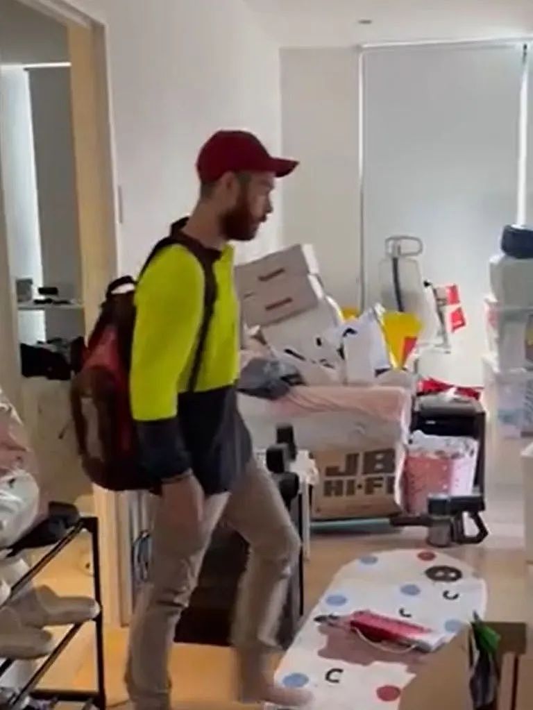 太离谱！澳洲华人情侣度假回家，惊见陌生男“住”进家里，还穿着粪渍衣服喊：我在布置房子（组图） - 4