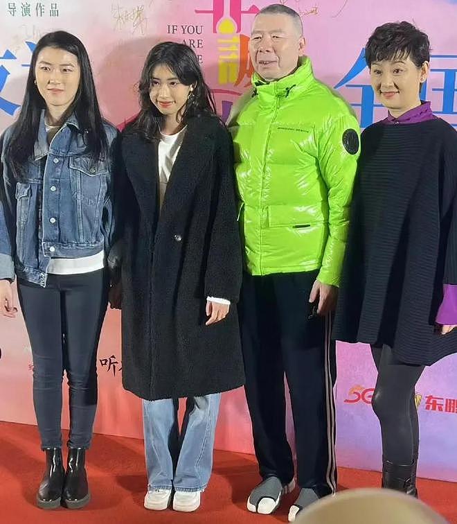 冯小刚19岁小女儿,晒美国高中毕业照,文案引争议,或进军娱乐圈(组图) - 18