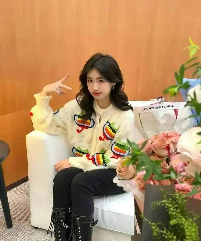 冯小刚19岁小女儿,晒美国高中毕业照,文案引争议,或进军娱乐圈(组图) - 20