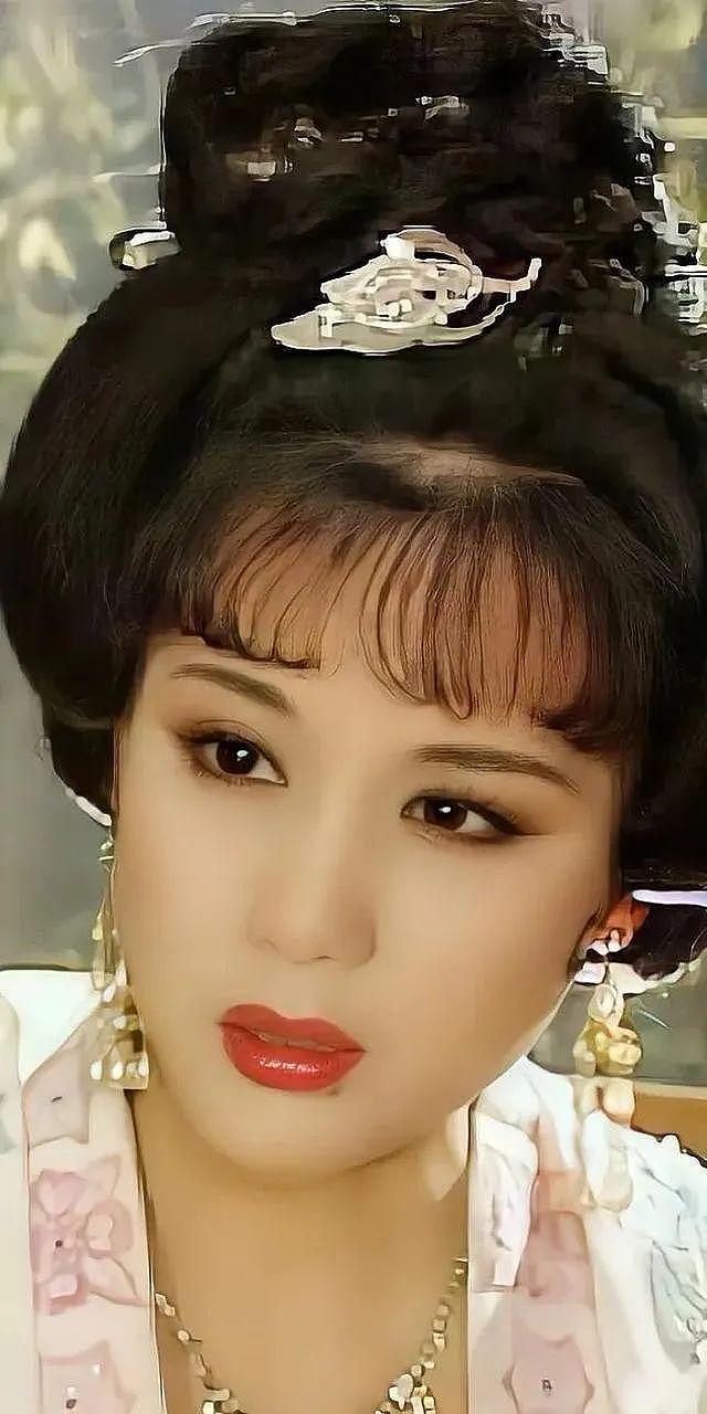 她长得太美被导演“金屋藏娇”，同居27年无名无分，最终早早离世（组图） - 1
