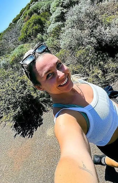 英国女生集体跑澳洲当矿工?上14天休6天,又脏又累,但工资高高高高高啊!(组图) - 10
