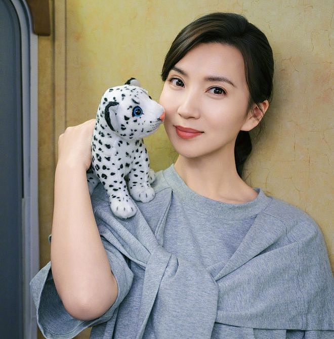 杜华晒出40+女星同框照!章子怡素颜认不出,李小璐打扮显年轻(组图) - 13
