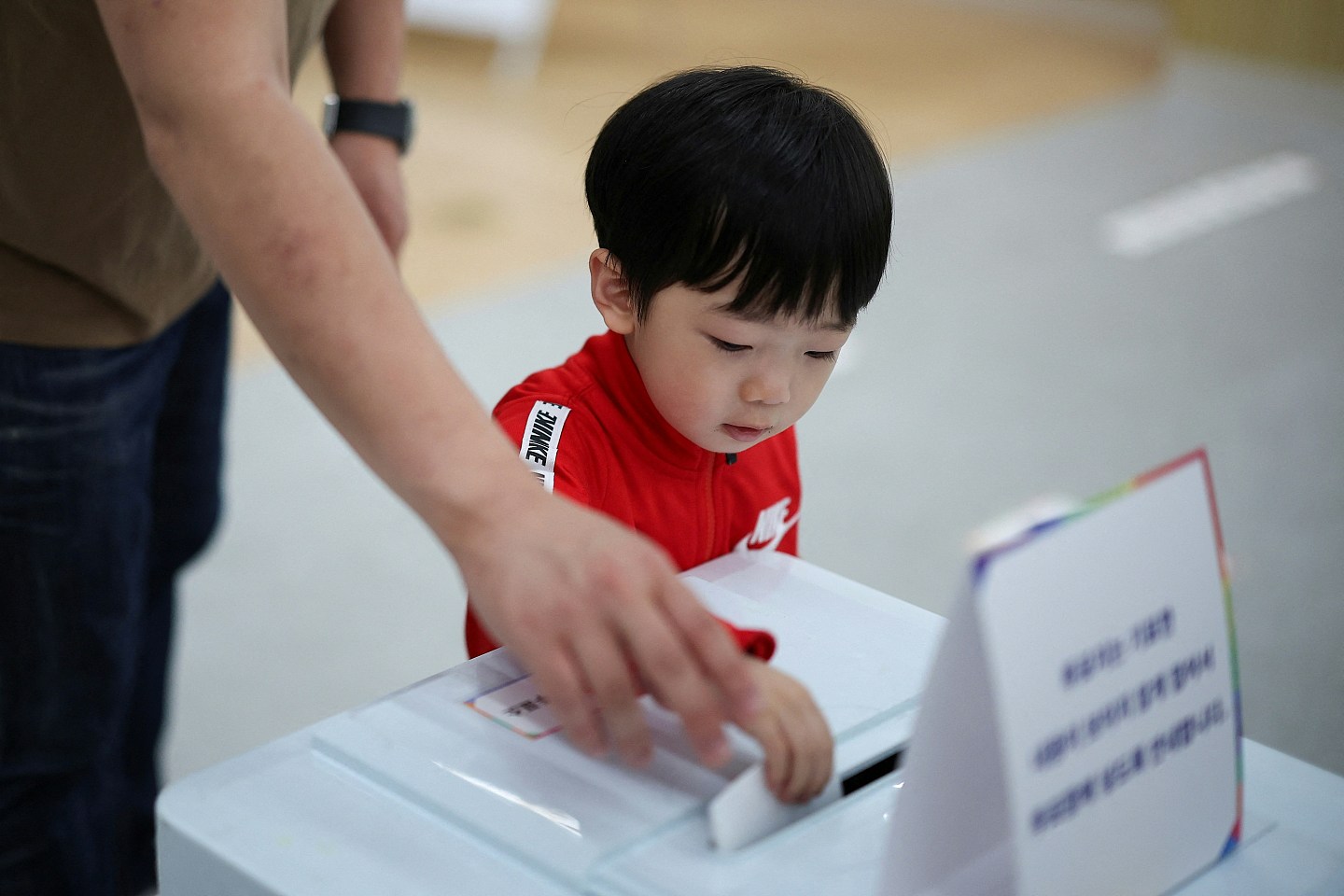 李在明宣誓就任韩国总统！曾批尹锡悦对华外交政策：为何招惹中国？台湾问题与韩国有什么关系？（视频/组图） - 16