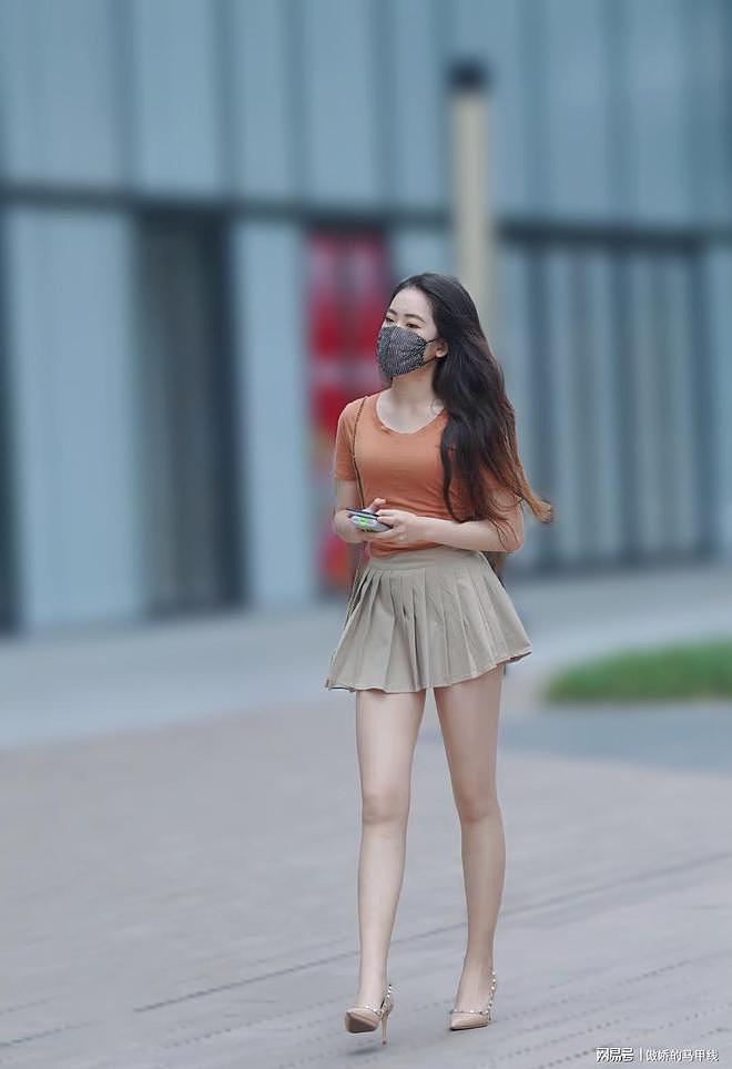 【美女】来喽！漂亮小姐姐火辣身材，细腰完美比例，男的都会喜欢（组图） - 24