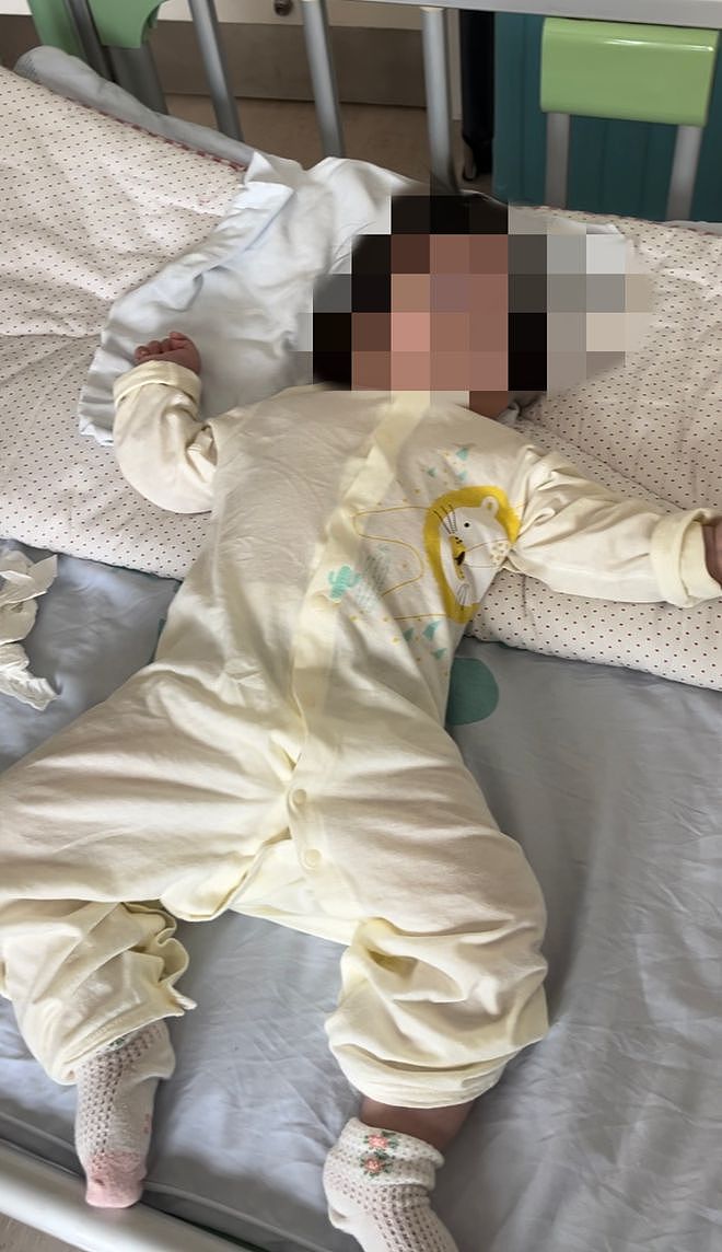 女婴手术后出现脑损伤,疑在ICU搬动时撞到床栏!当地卫健委介入(组图) - 1