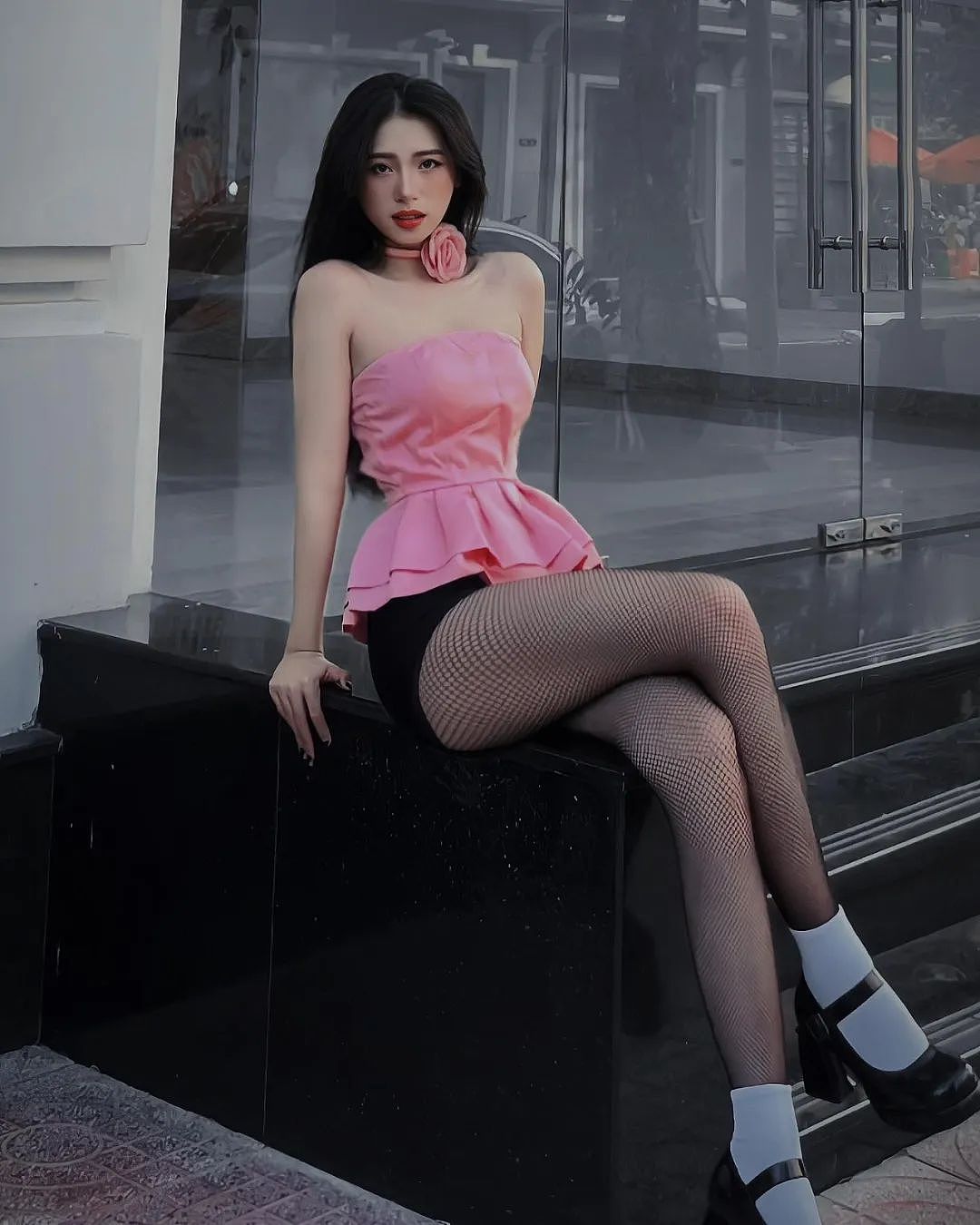【美女】极品御姐！完美身材曲线，超级无敌大长腿，真的看不腻啊（组图） - 7