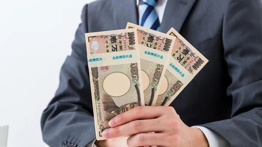 一次300万？日本女大学生为钱入局富豪趴，男友竟放任门外蹲守，直到女友被迫吸毒....（组图） - 5