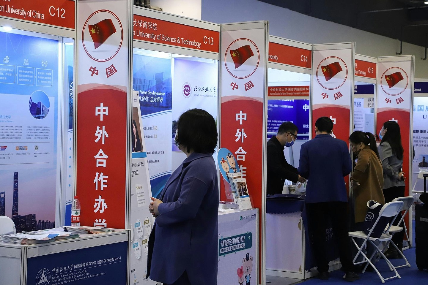 中国高考报名人数8年首降，1335万考生背后并非单纯高考降温（组图） - 4