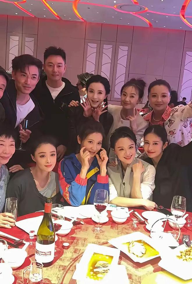港媒曝孙俪全家移居伦敦!早年铺路拿香港身份,难怪女儿英国比赛(组图) - 17