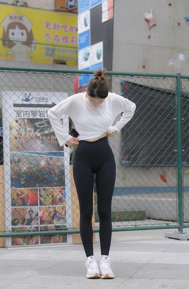 【美女】来喽！漂亮小姐姐火辣身材，细腰完美比例，男的都会喜欢（组图） - 7