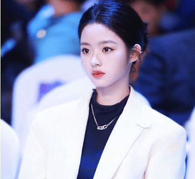 黄杨钿甜已获3所高校合格证，中传：符合条件就能录取（组图） - 1