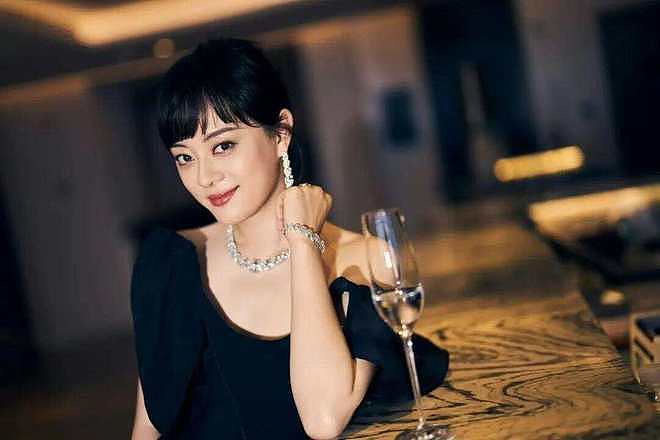 港媒曝孙俪全家移居伦敦!早年铺路拿香港身份,难怪女儿英国比赛(组图) - 28