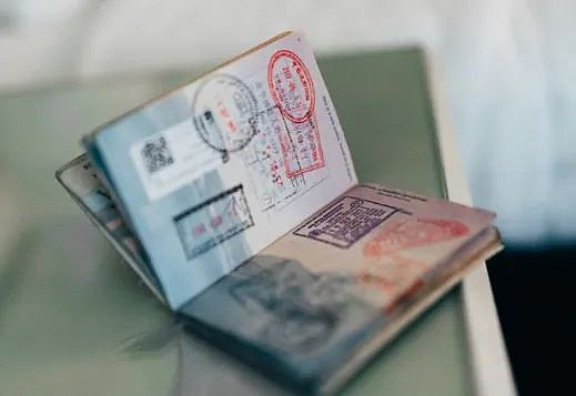 中国公民温哥华探亲3次被拒签，因一行为上黑名单（组图） - 1
