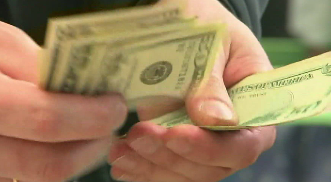 至少3华人在农场0元购!偷满20个百利箱,这样“进货”樱桃摆摊出售,连人带钱被没收(组图) - 7