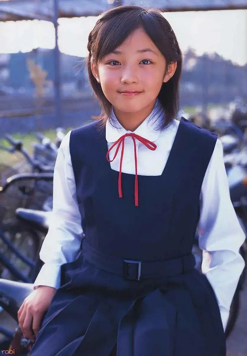 马斯克被爆和日本天后生娃，滨崎步发文辟谣！网友扒出新孩子妈：中日混血性感网红？（组图） - 15