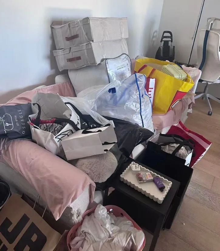 中国留学生度假回来，家没了！陌生男光着上身，穿着她男友的裤子在澳洲家中乱晃（组图） - 2