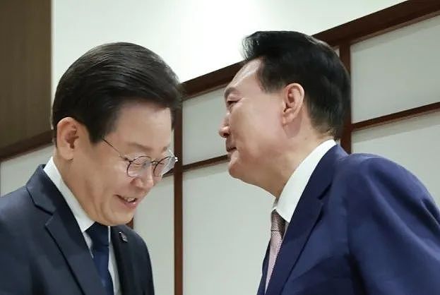 他做梦都想当韩国总统！把野心写在脸上，又一对狠人夫妻上位了……（组图） - 46