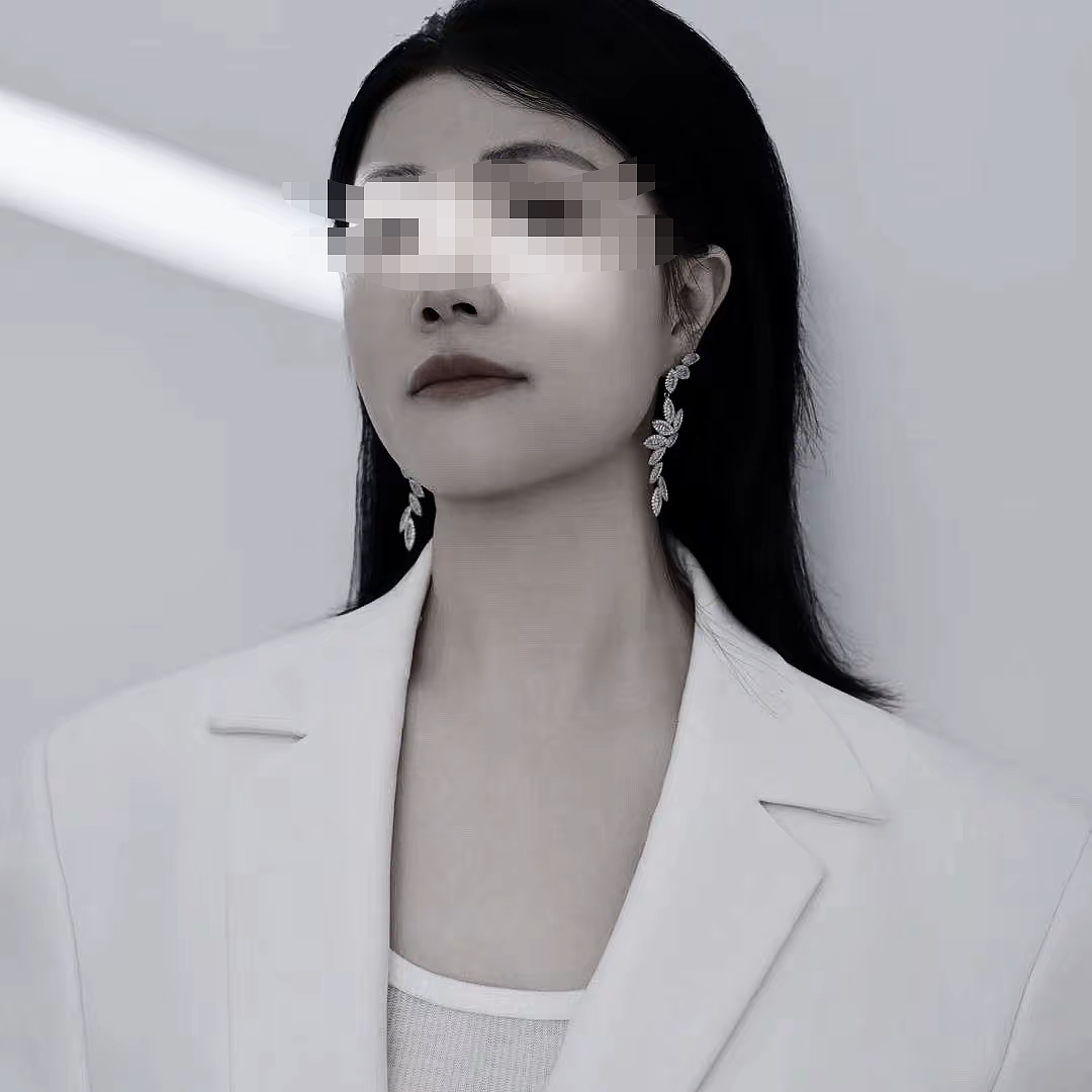女歌手突发脑溢血去世，年仅48岁（组图） - 1