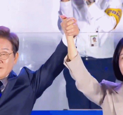 他做梦都想当韩国总统！把野心写在脸上，又一对狠人夫妻上位了……（组图） - 7