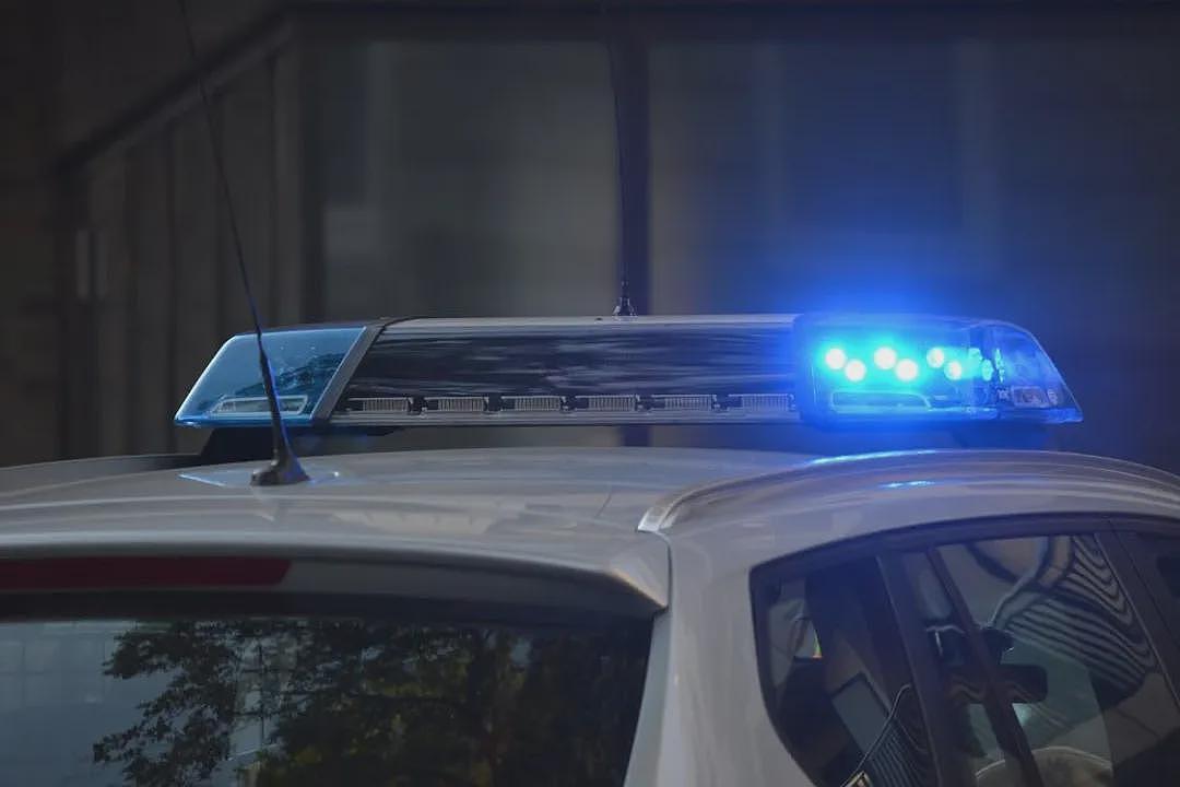 16岁中国留学生在澳洲与寄宿家庭吵架，报警求助却被连夜遣返（组图） - 11
