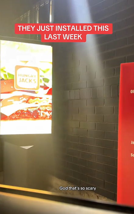 大家吵翻了！澳洲快餐巨头引入AI点餐，网友体验过后称很吓人！（组图） - 4