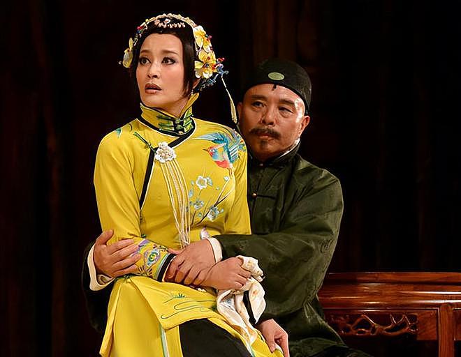 刘晓庆后续税务风波来了:多场话剧演出被取消,海外露面状态不佳(组图) - 8