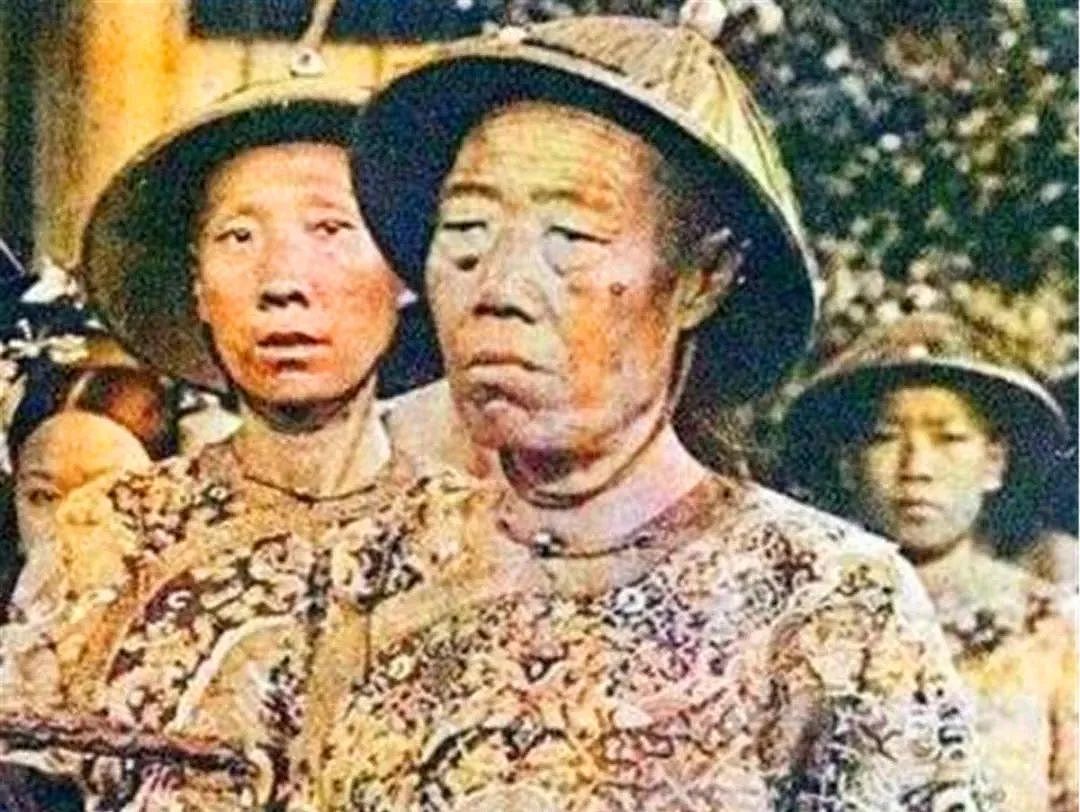清朝灭亡后，李莲英姐姐才敢说出实情：慈禧其实不是病死的！（组图） - 14