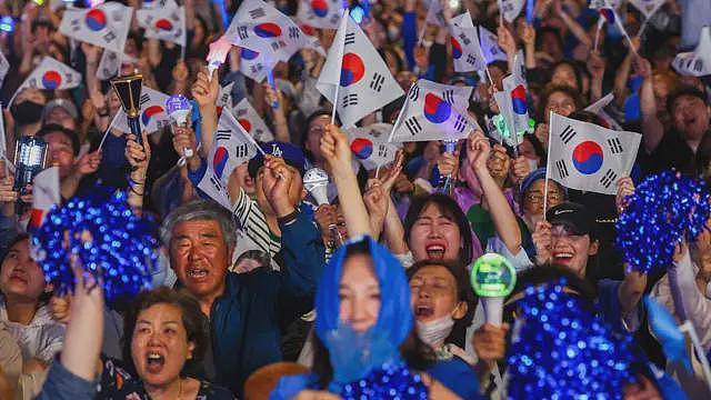 李在明：政治混乱中崛起的韩国新总统（组图） - 2