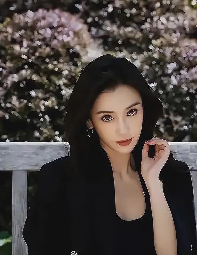 离婚三年后，吃完黄晓明“红利”的杨颖，再次回到自己的“怪圈”（组图） - 19