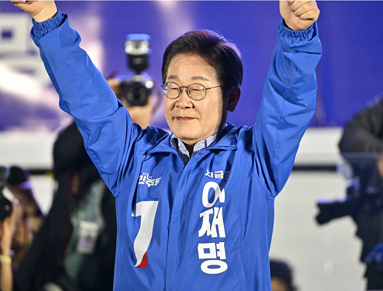 两度自杀!逆袭!狠人李在明成功上任,就职首日就炸锅了(组图) - 9
