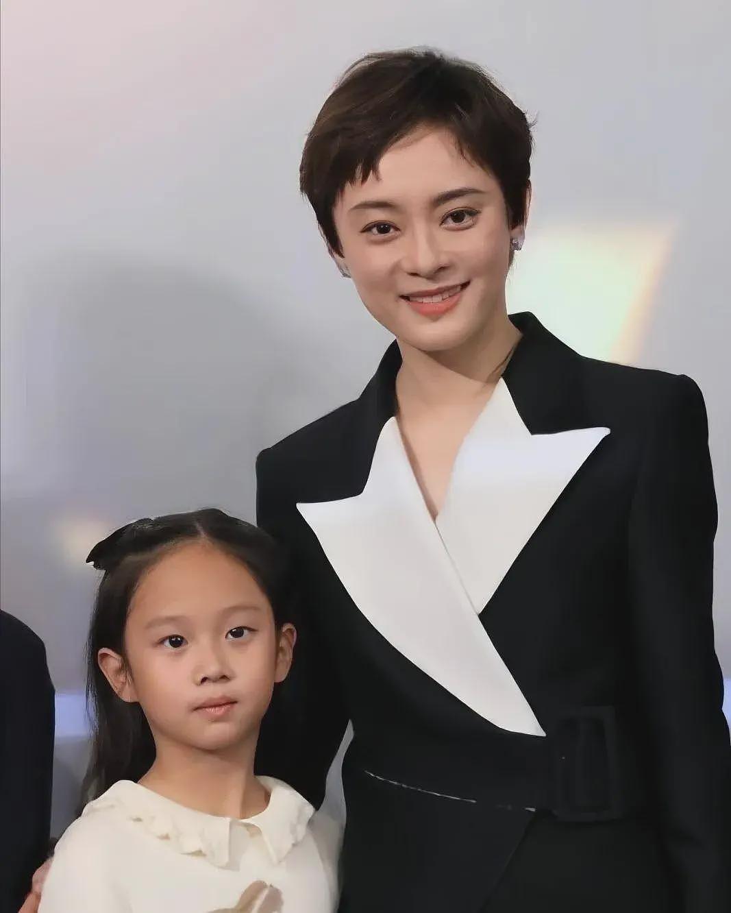 孙俪评论区沦陷！被骂国内挣钱国外花，细数过去一切有迹可循（组图） - 8