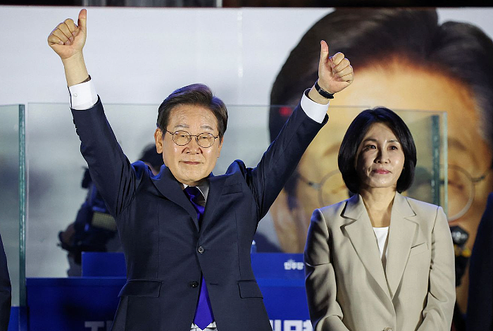 两度自杀!逆袭!狠人李在明成功上任,就职首日就炸锅了(组图) - 1