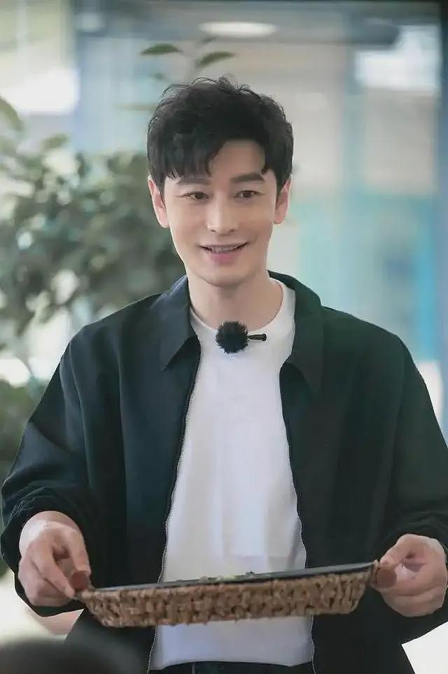 离婚三年后，吃完黄晓明“红利”的杨颖，再次回到自己的“怪圈”（组图） - 17