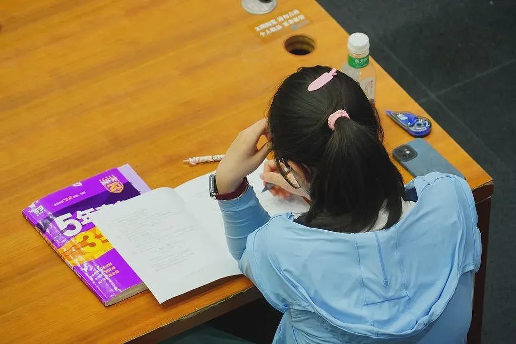高考报名人数8年首降，标志着学历教育的“性价比时代”正式到来（组图） - 3