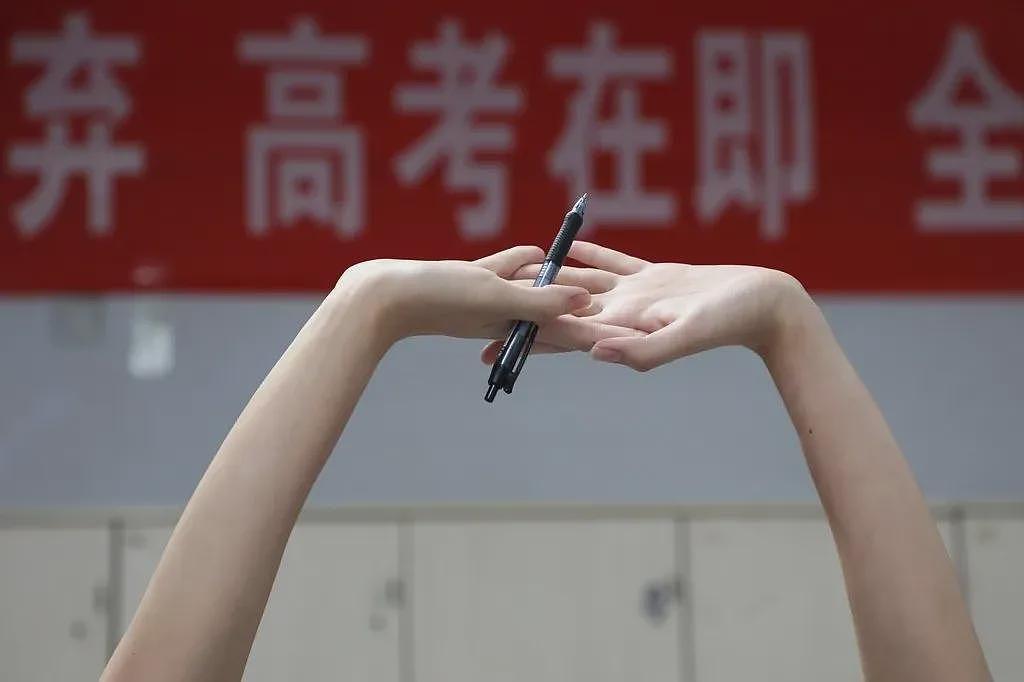 高考报名人数8年首降，标志着学历教育的“性价比时代”正式到来（组图） - 7