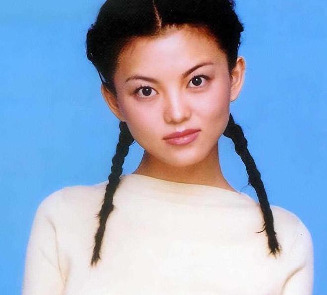 顶着风头“炫富”，带着女儿吃天价粽子，李湘的钱究竟哪来的？（组图） - 4