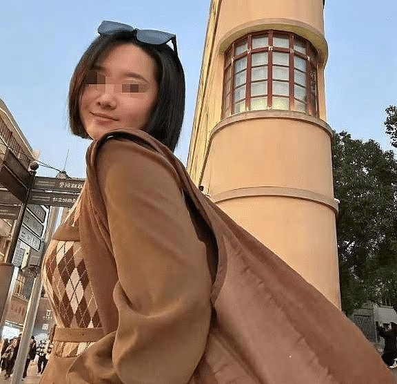 三亚死亡女子家属回应质疑:第二家医院使用了血清抢救,愿意尸检配合调查(组图) - 1