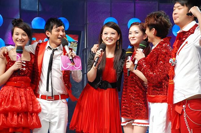 顶着风头“炫富”，带着女儿吃天价粽子，李湘的钱究竟哪来的？（组图） - 6