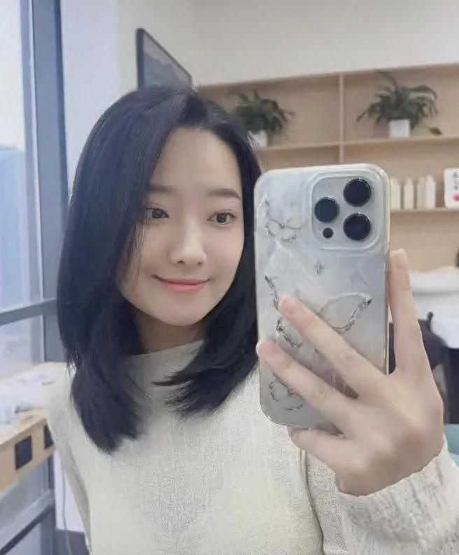 女游客被蛇咬身亡后续，身份背景曝光，调查组介入，俩医院恐担责（组图） - 1