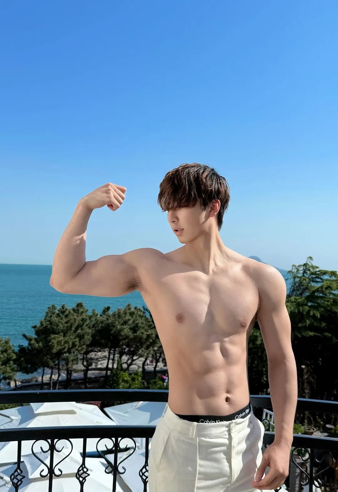 【帅哥】190辽宁男大校草,腹肌大包太诱人(组图) - 9