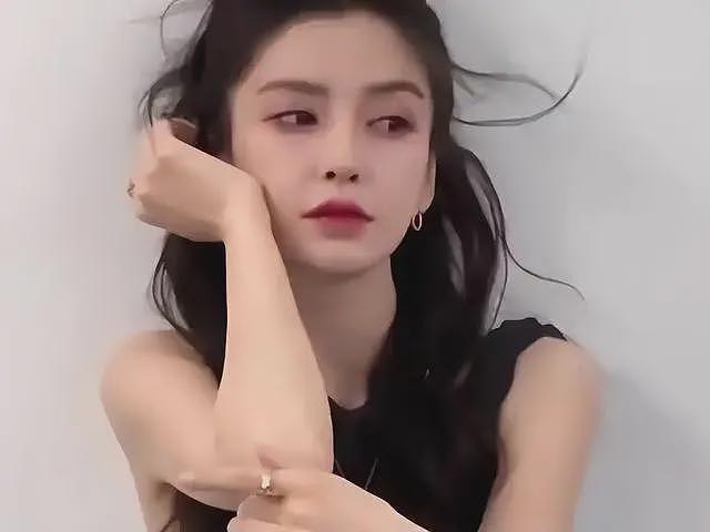 离婚三年后，吃完黄晓明“红利”的杨颖，再次回到自己的“怪圈”（组图） - 21