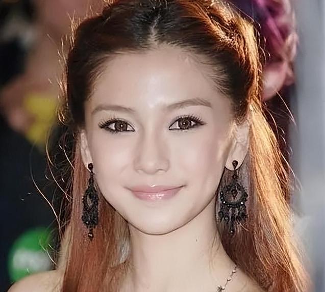 落毛凤凰不如鸡！否认靠黄晓明“红”的杨颖，离婚后“混”成这样（组图） - 3