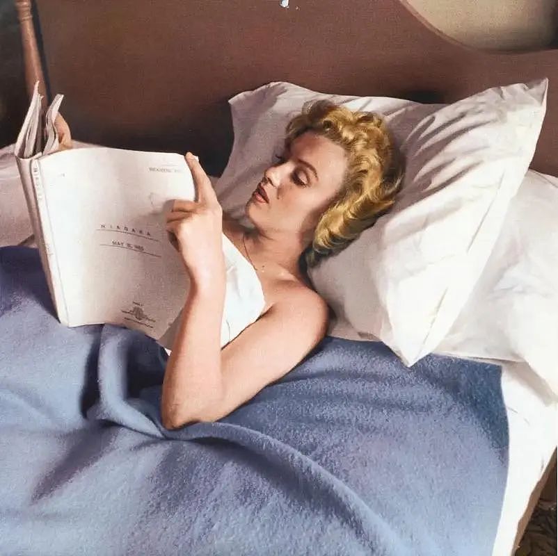 绝世风华背后的万丈孤独:她是美艳动人的性感女神,却用一生去治愈童年(组图) - 14
