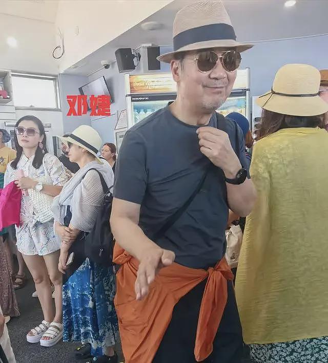 张国立和家人现身澳大利亚,67岁邓婕打扮像贵妇,夫妻俩状态超好(组图) - 4