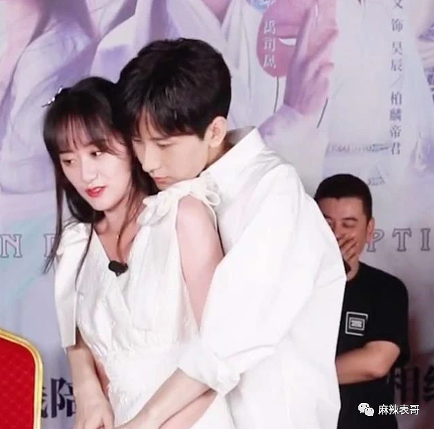 强吻女儿上下其手!偷食辣妹支持艺人出轨,隐婚十年处处留情,屡次骚扰女儿还自认好父亲?(组图) - 12