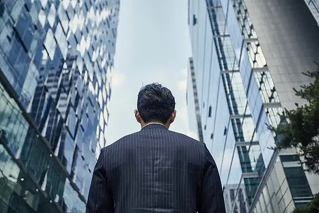 卖完80多个万达广场，个人财富缩水9成，王健林手里还剩啥（组图） - 7