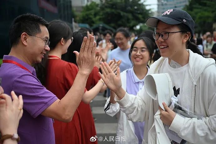 最新！2025年全国高考作文题目汇总（组图） - 1