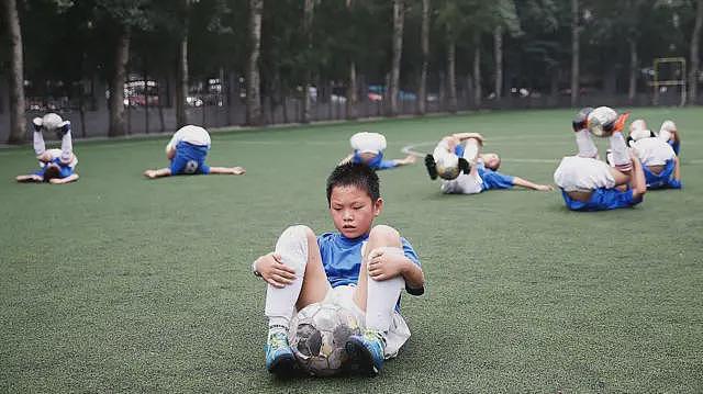 500元一天！孙继海“免费”青训营向学员索赔惹风波，中国足球人才培养困境难解（组图） - 3