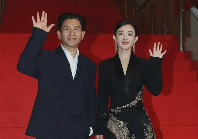 赵丽颖亮相国外电影节,合照背景显寒酸,被质疑又是男友给的资源(组图) - 9