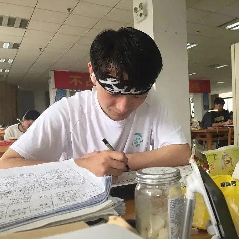 17年前因不满制度故意考0分，36岁安徽男人生第四次高考昐当教师（组图） - 3